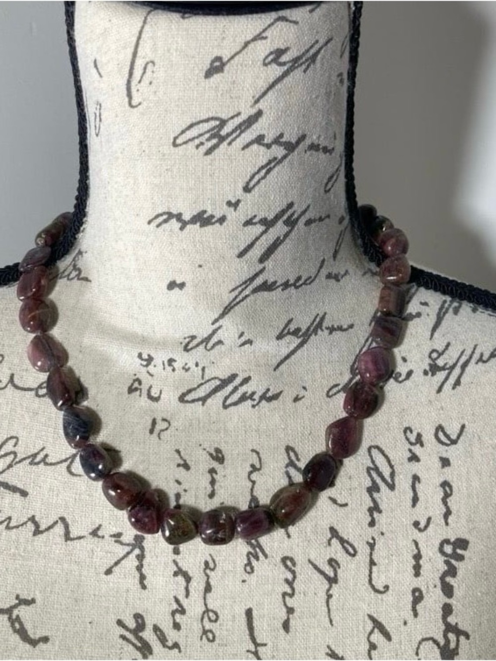 Stunning Tourmaline Necklace With 925 Silver Closure & Silver Beads RV$297